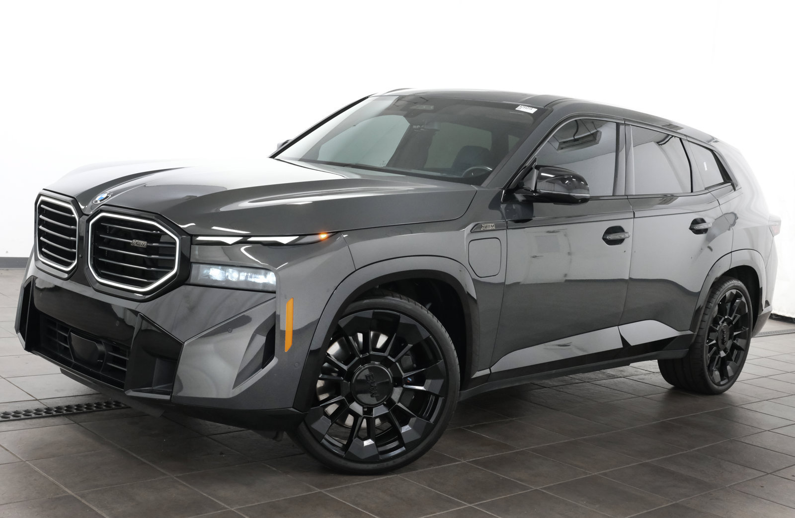 Used 2023 BMW XM AWD/4WD image 1