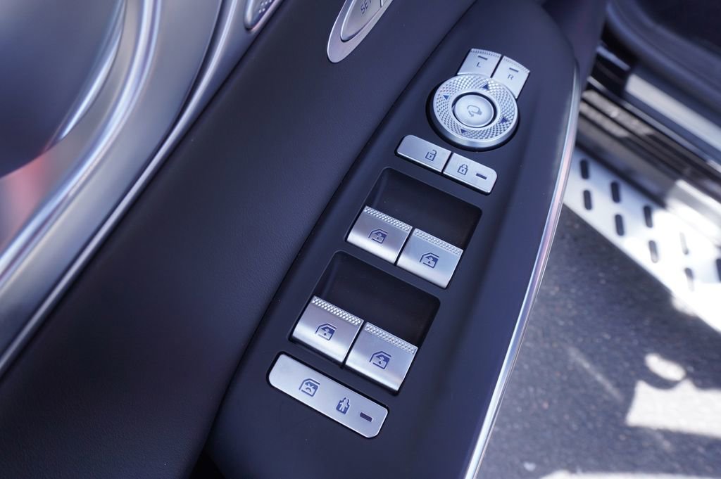 Used 2025 Genesis GV70 3.5T Sport w/ Sport Advanced Package AWD/4WD image 16