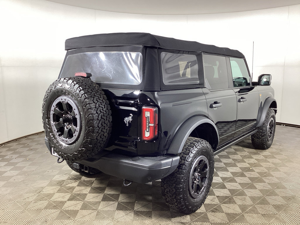 Used 2021 Ford Bronco Badlands image 2