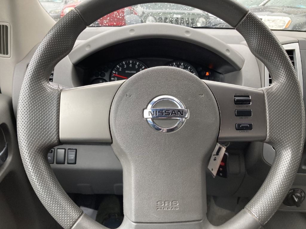 Used 2012 Nissan Frontier SV image 12