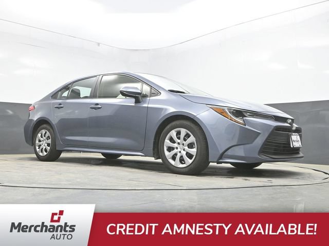 Used 2025 Toyota Corolla LE FWD image 29