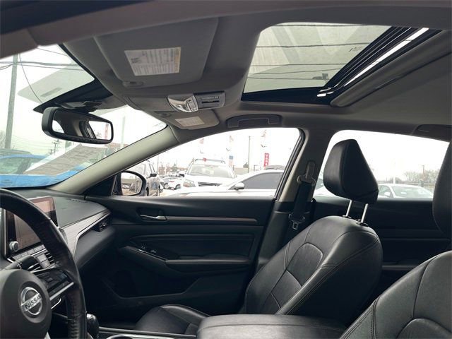 Used 2021 Nissan Altima 2.5 Platinum image 9