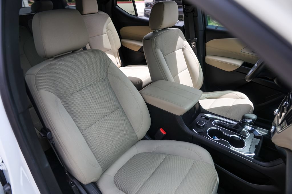 Used 2023 Chevrolet Traverse LS w/ Safety Package FWD image 32
