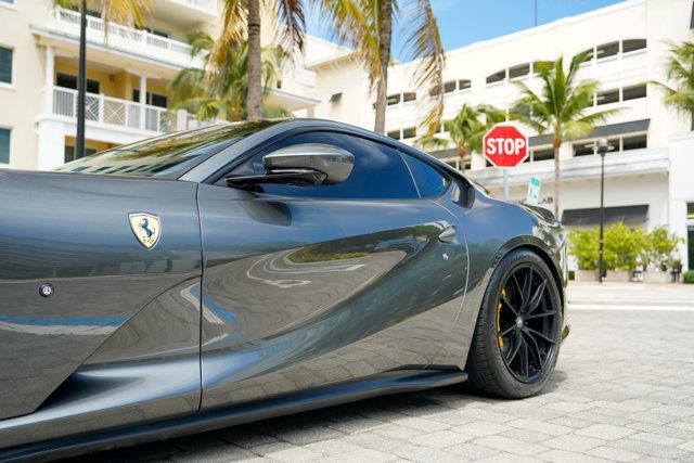 Used 2020 Ferrari 812 Superfast RWD image 11
