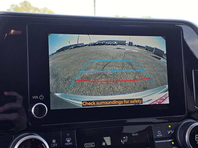 Used 2024 Toyota Highlander LE image 10