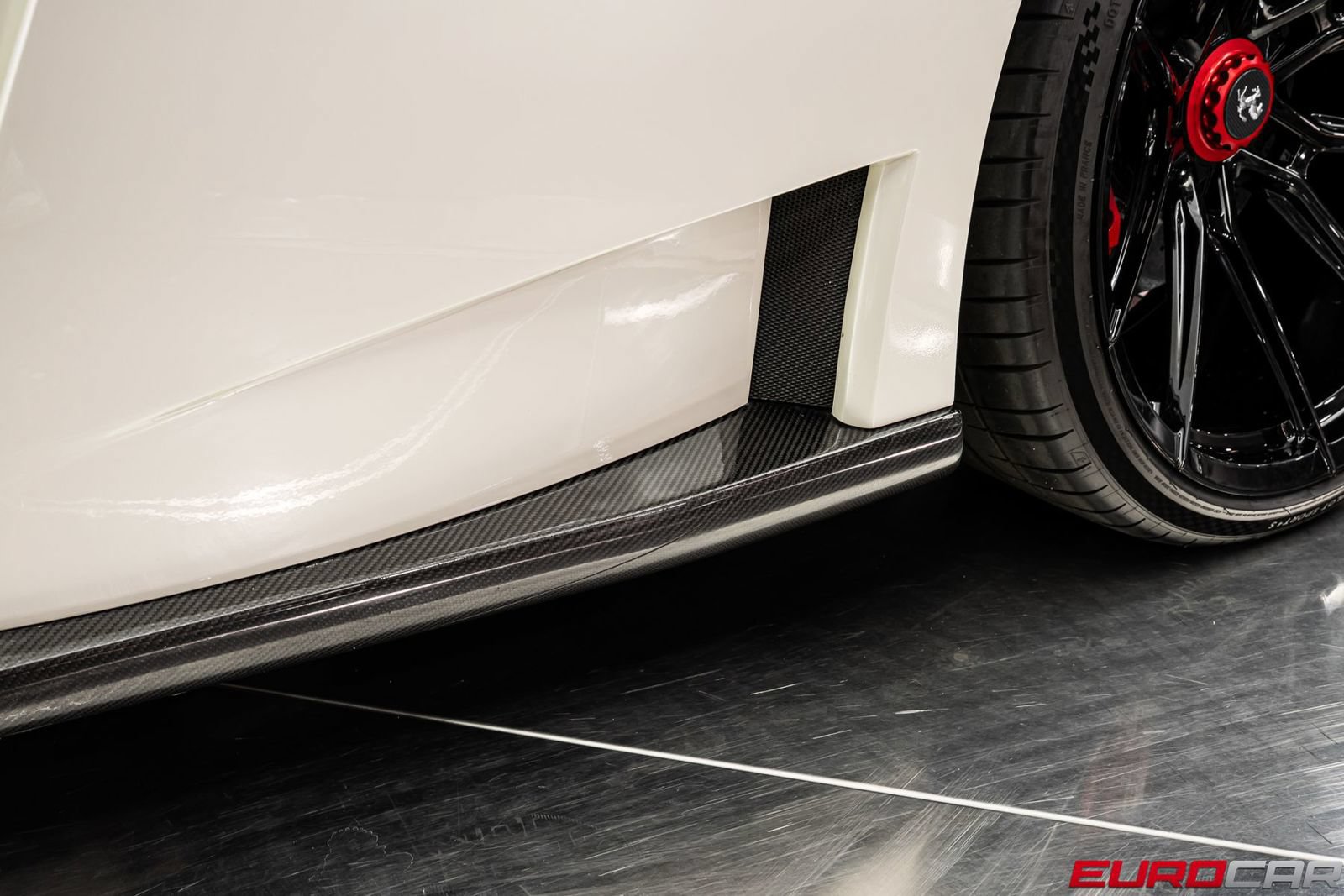 Used 2021 Ferrari F8 Tributo RWD image 25
