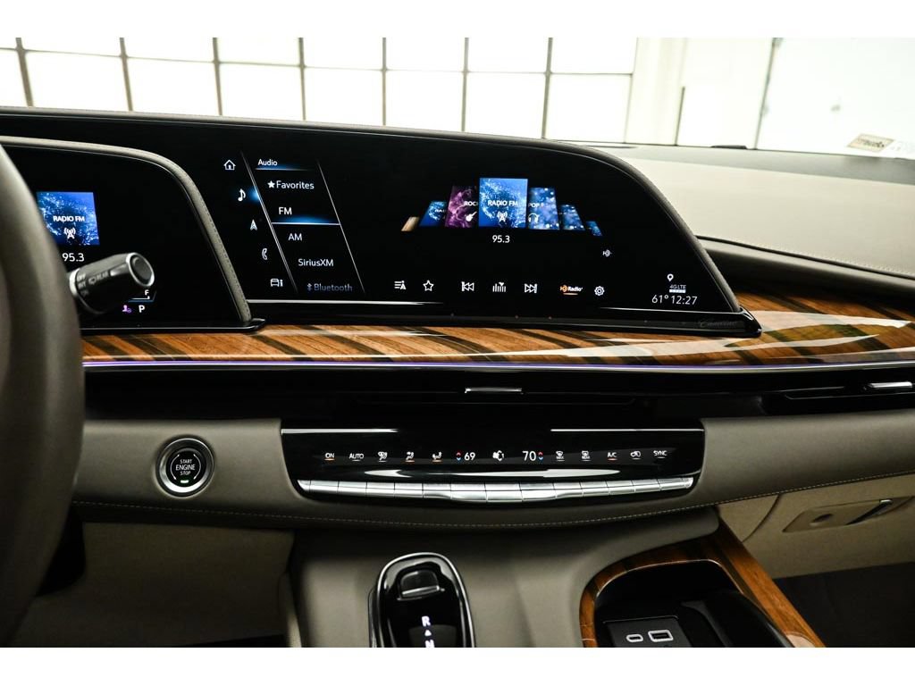 Used 2024 Cadillac Escalade Sport Platinum w/ LPO, ONYX Package AWD/4WD image 17