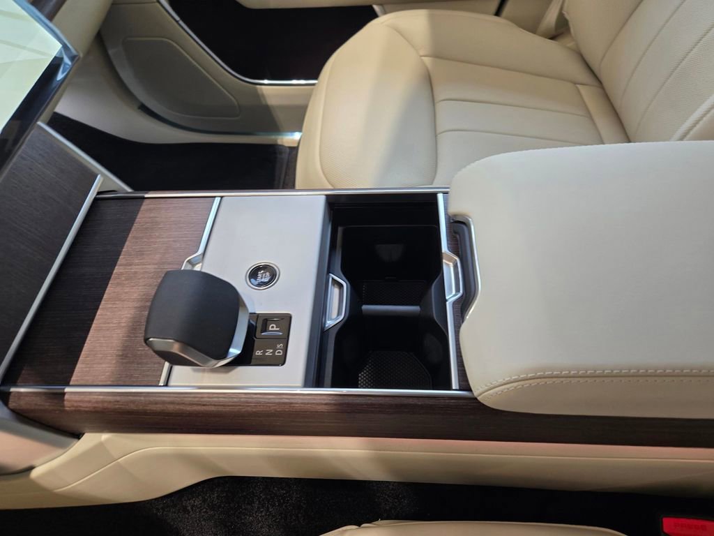 New 2026 Land Rover Range Rover SE image 13