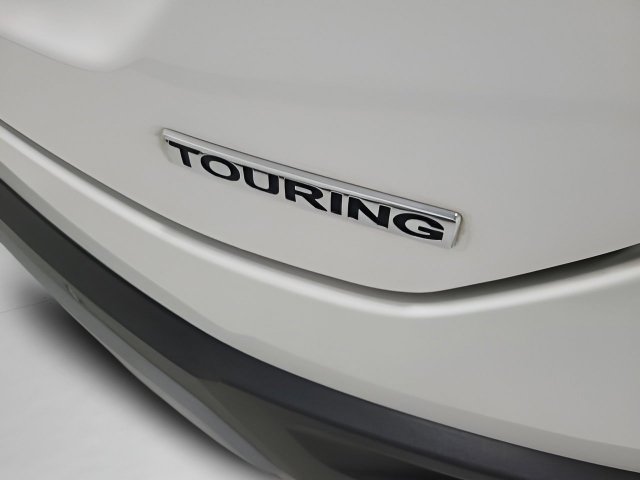 Used 2025 Honda Pilot Touring image 14