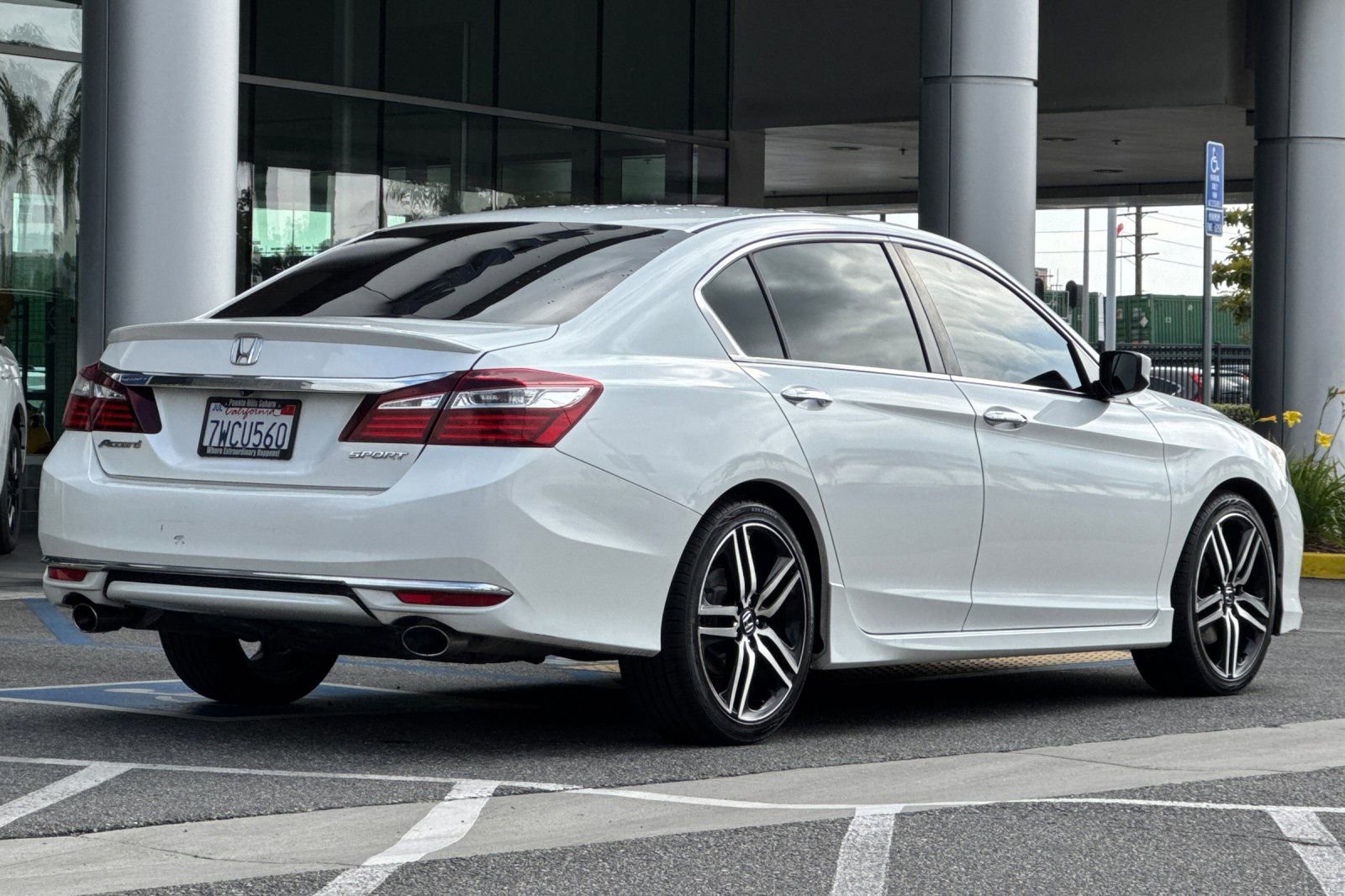 Used 2017 Honda Accord Sport image 4