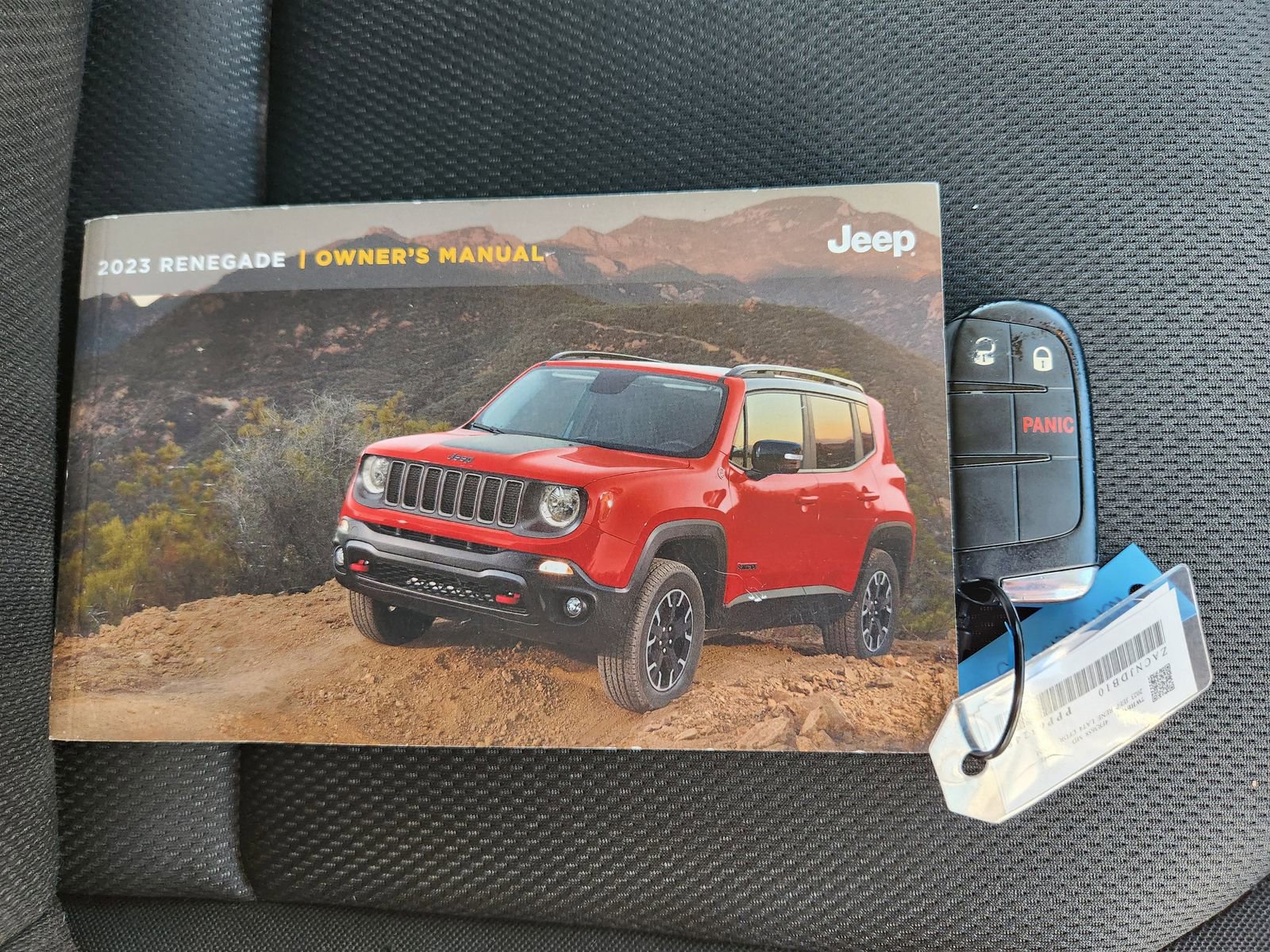 Used 2023 Jeep Renegade Latitude AWD/4WD image 42