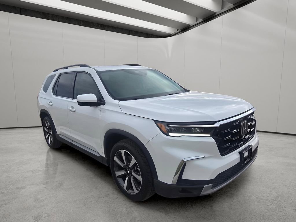 Used 2024 Honda Pilot Touring image 7