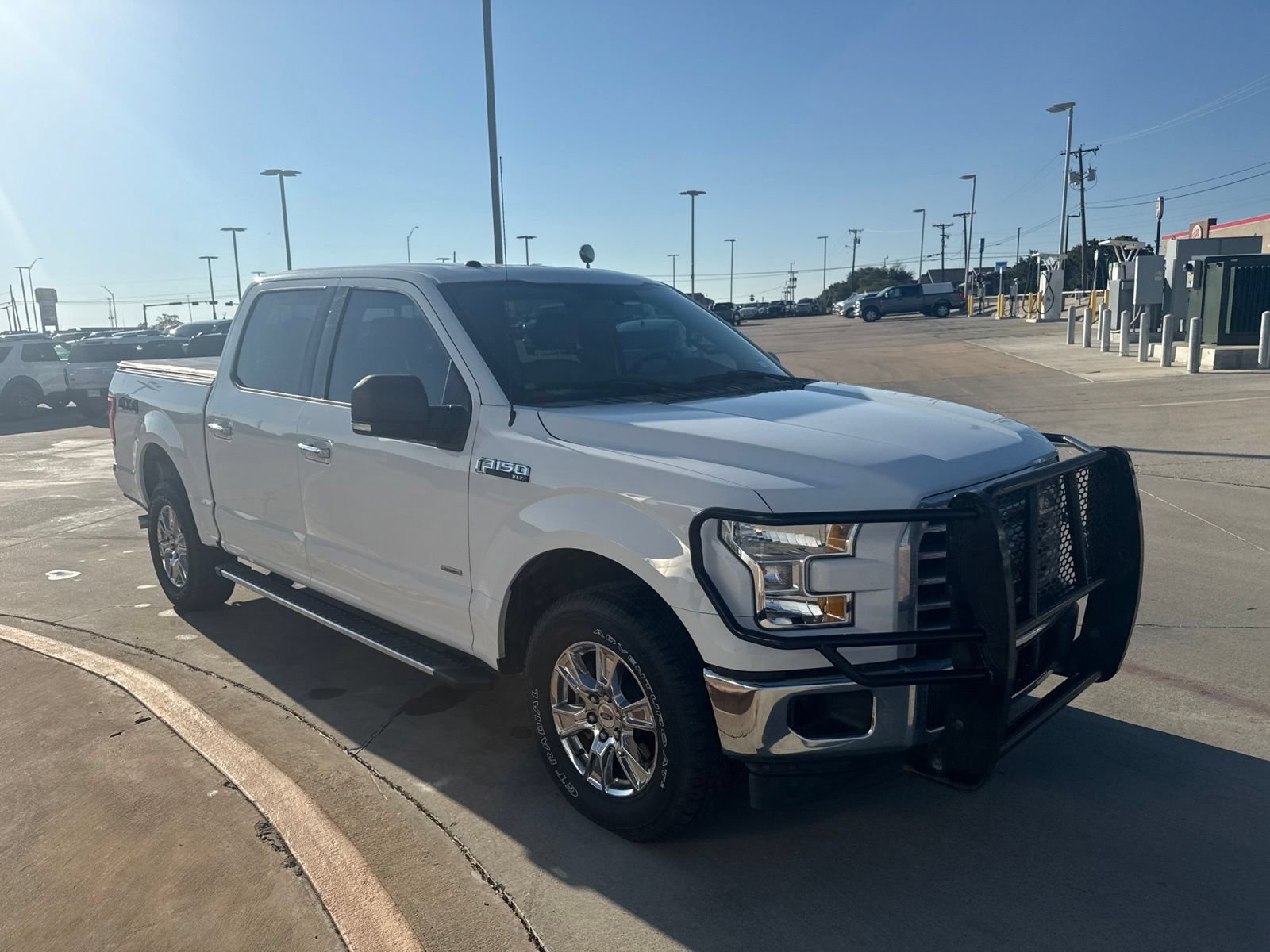 Used 2017 Ford F150 XLT w/ Equipment Group 302A Luxury AWD/4WD image 3