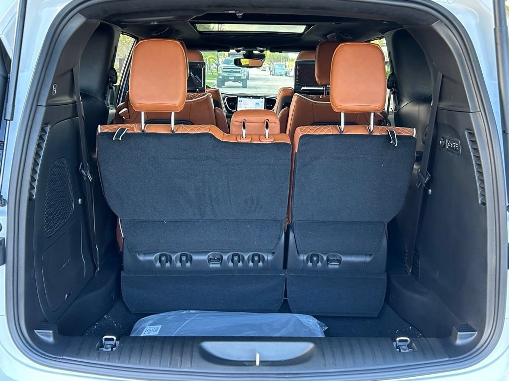New 2026 Chrysler Pacifica Pinnacle AWD/4WD image 32