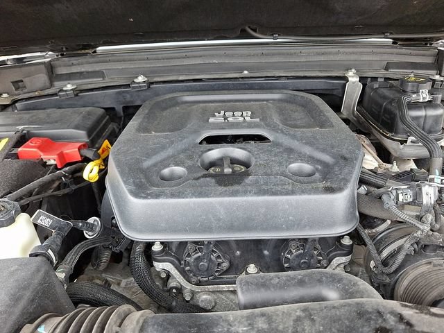 Used 2021 Jeep Wrangler Unlimited Sahara w/ Cold Weather Group AWD/4WD image 29