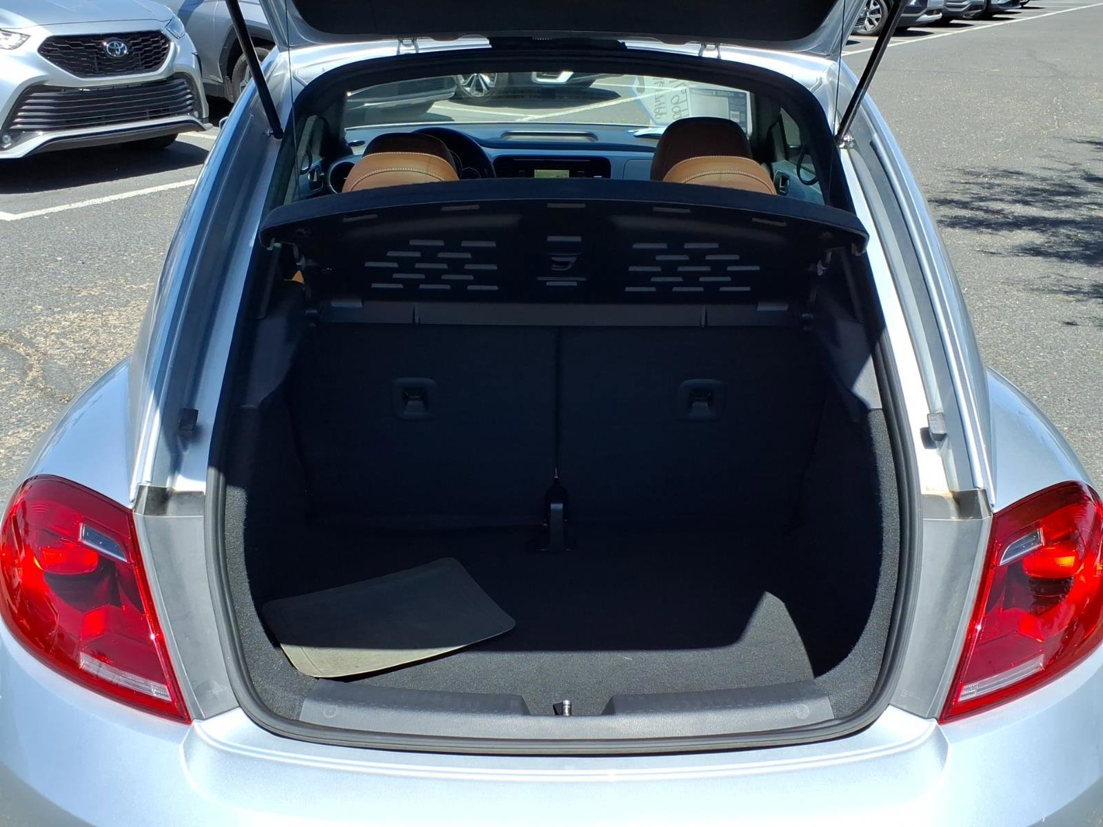 Used 2015 Volkswagen Beetle 1.8T Classic FWD image 17