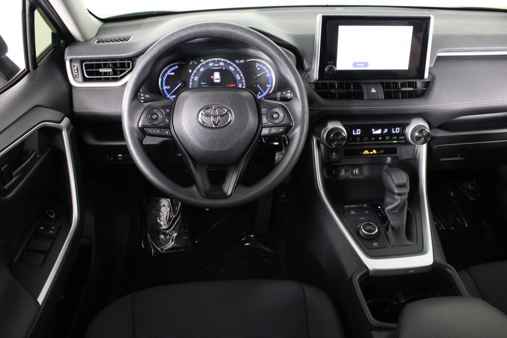 Used 2025 Toyota RAV4 LE AWD/4WD image 6