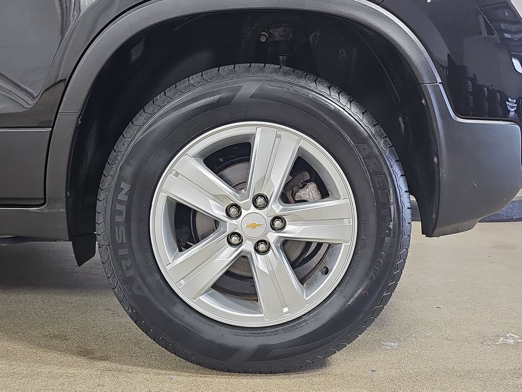 Used 2020 Chevrolet Trax LS w/ Tint and Cruise Package AWD/4WD image 37