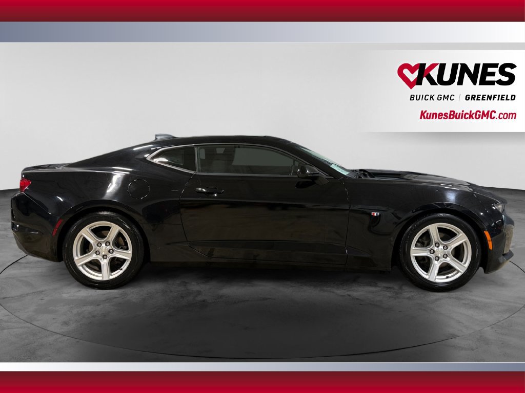 Used 2023 Chevrolet Camaro LT RWD image 10