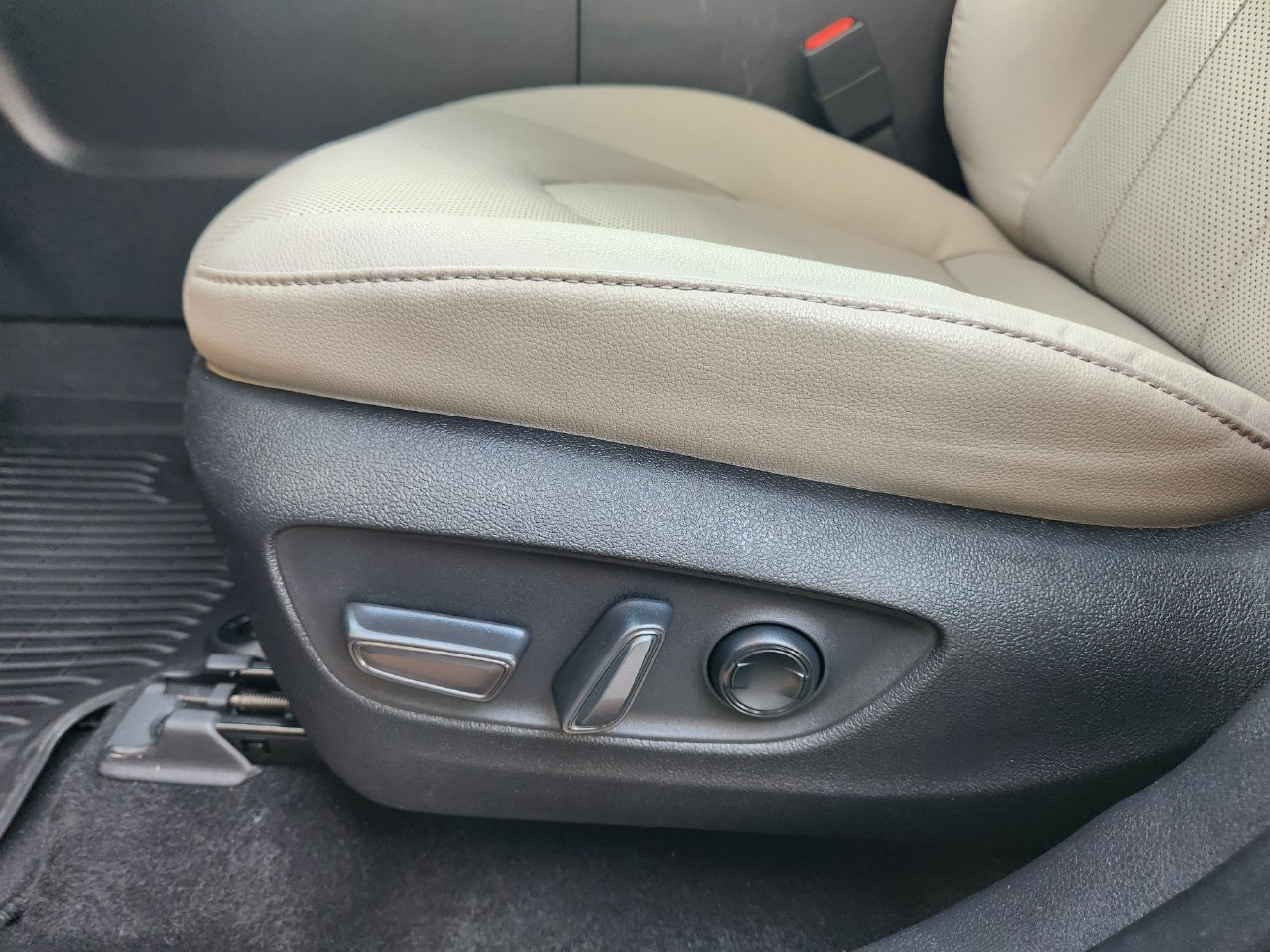 Used 2024 Toyota Grand Highlander AWD image 22
