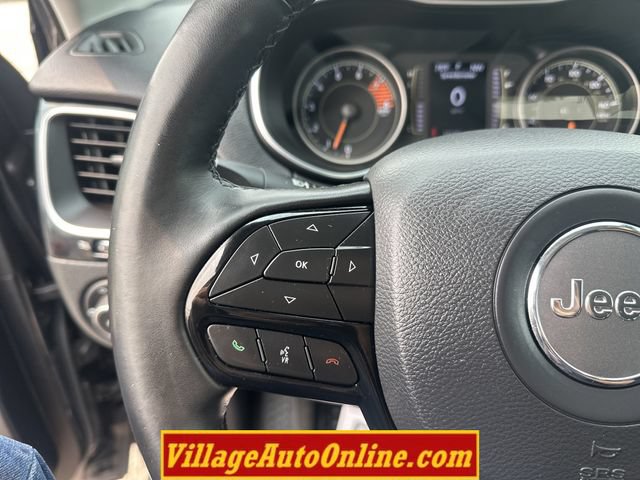 Used 2020 Jeep Cherokee Latitude Plus AWD/4WD image 28