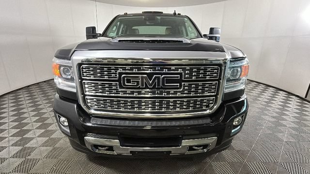 Used 2018 GMC Sierra 2500 Denali w/ Duramax Plus Package AWD/4WD image 7