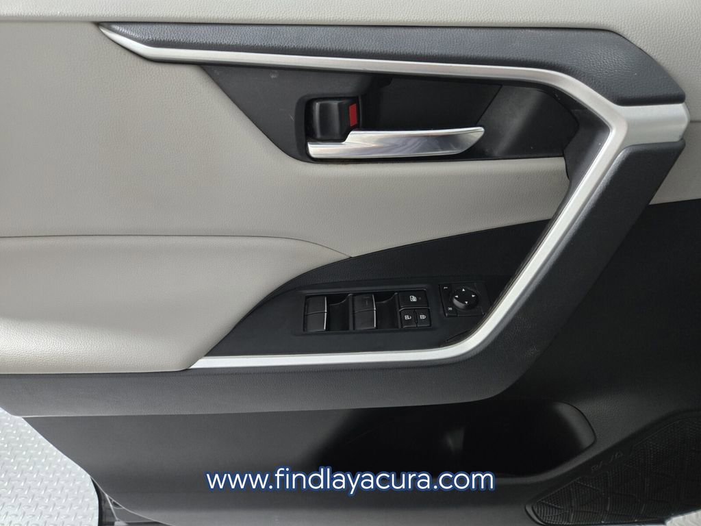 Used 2019 Toyota RAV4 XLE Premium w/ Carpet Mat Package image 20