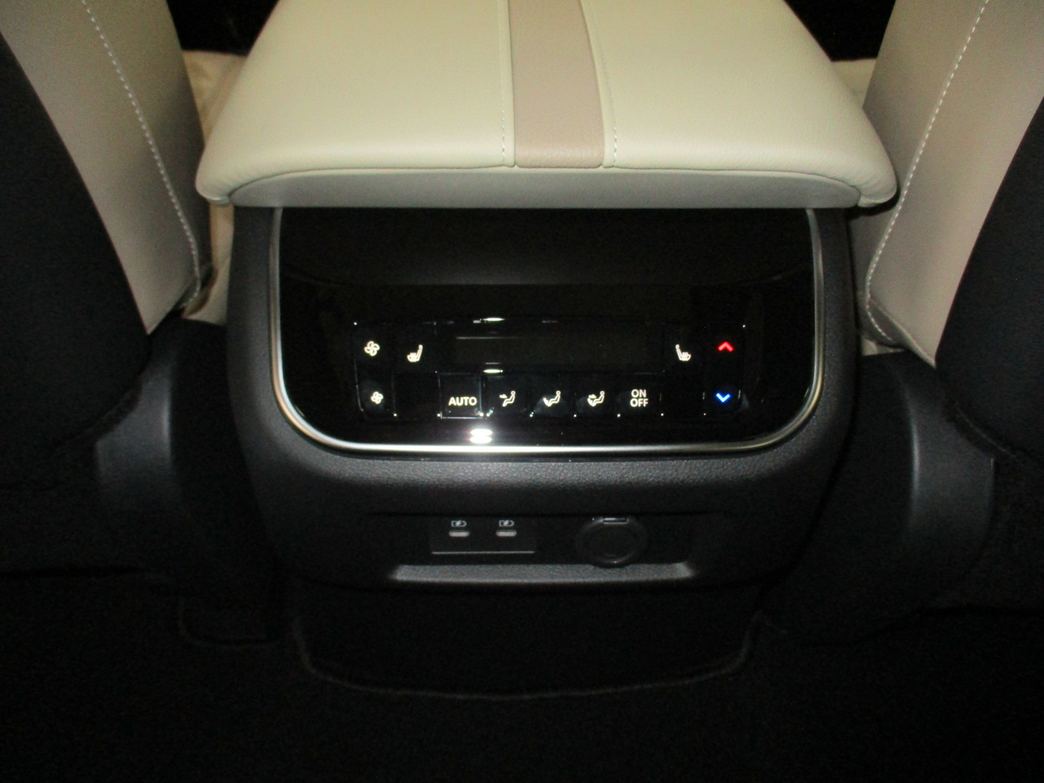 New 2026 Nissan Armada Platinum image 32