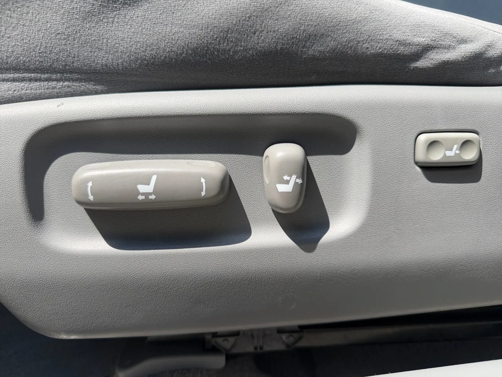 Used 2006 Toyota Avalon XL FWD image 19
