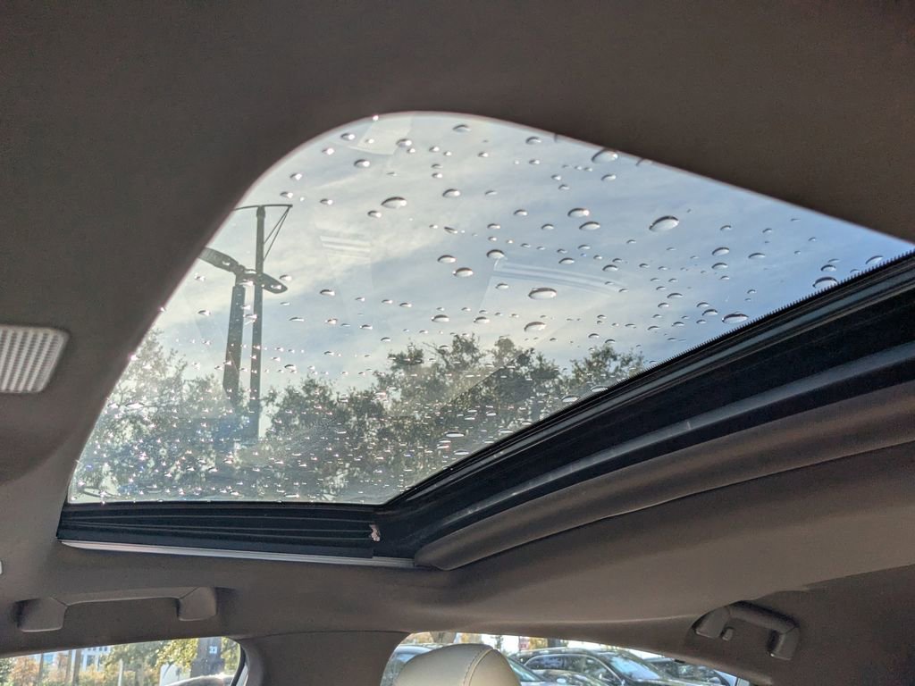 Used 2021 Lexus ES 300h Ultra Luxury image 7