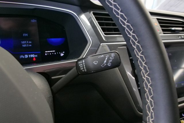 Used 2022 Volkswagen Tiguan SE image 26