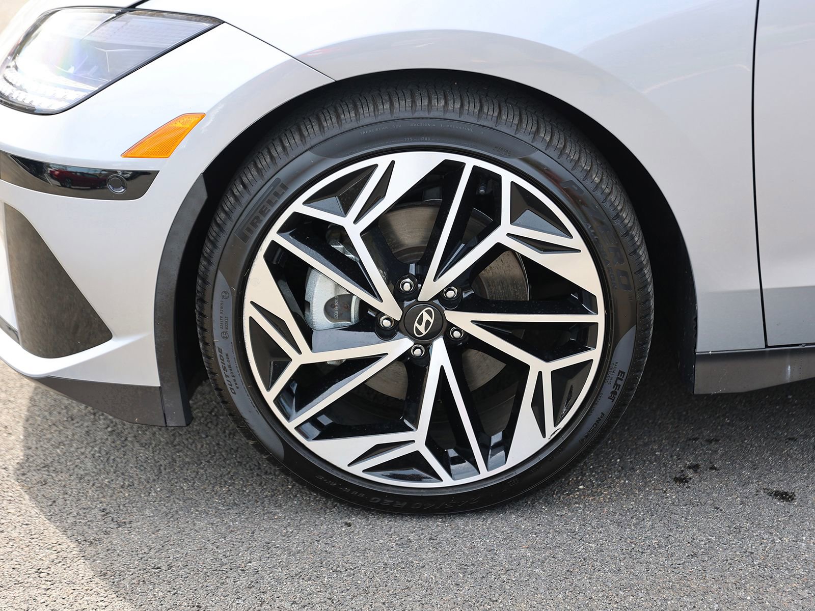 Certified 2023 Hyundai Ioniq 6 Limited AWD/4WD image 9
