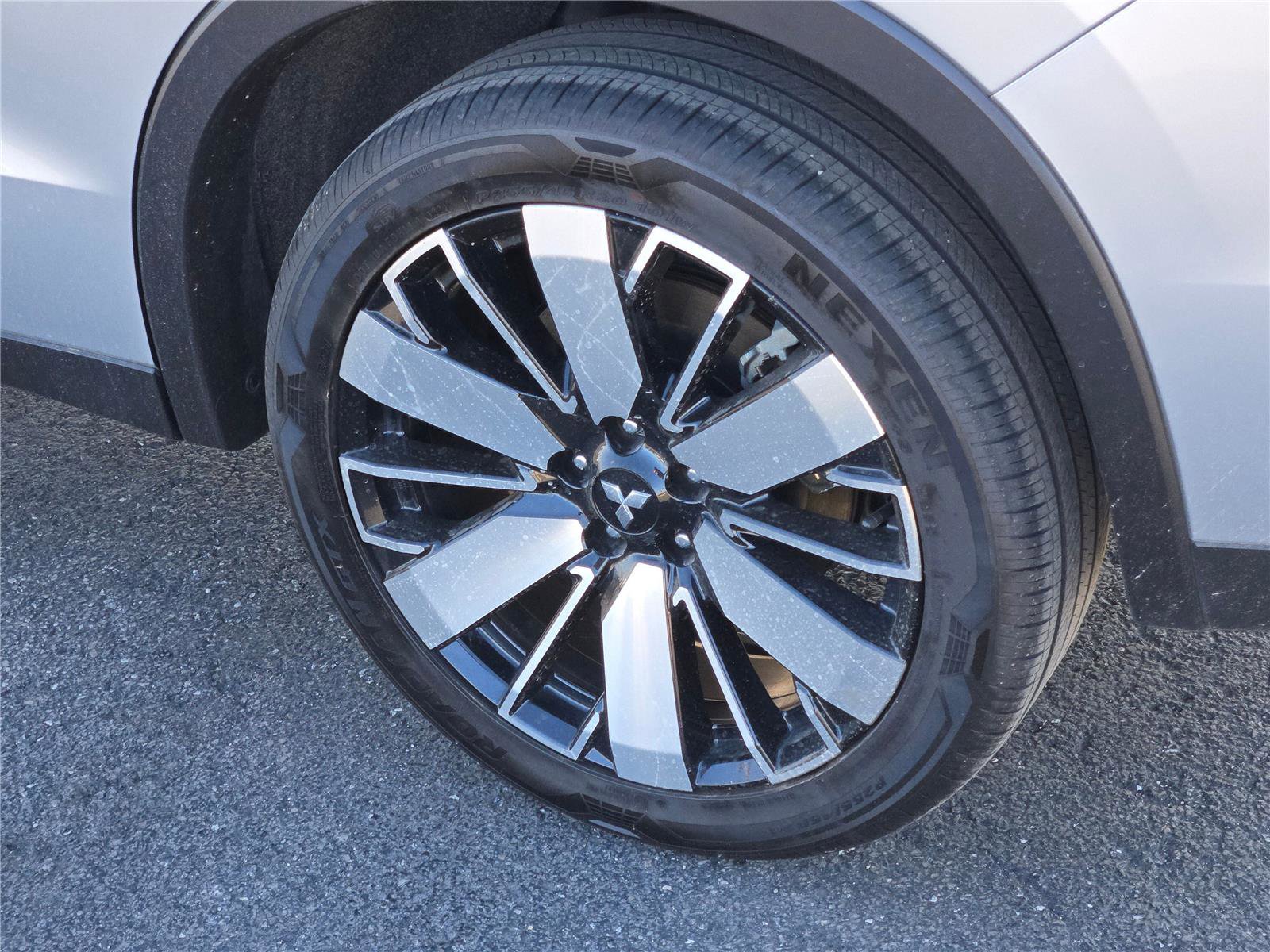 Used 2025 Mitsubishi Outlander SEL image 18