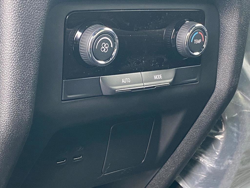 New 2026 Chevrolet Traverse LT w/ LPO, Floor Liner Package image 20