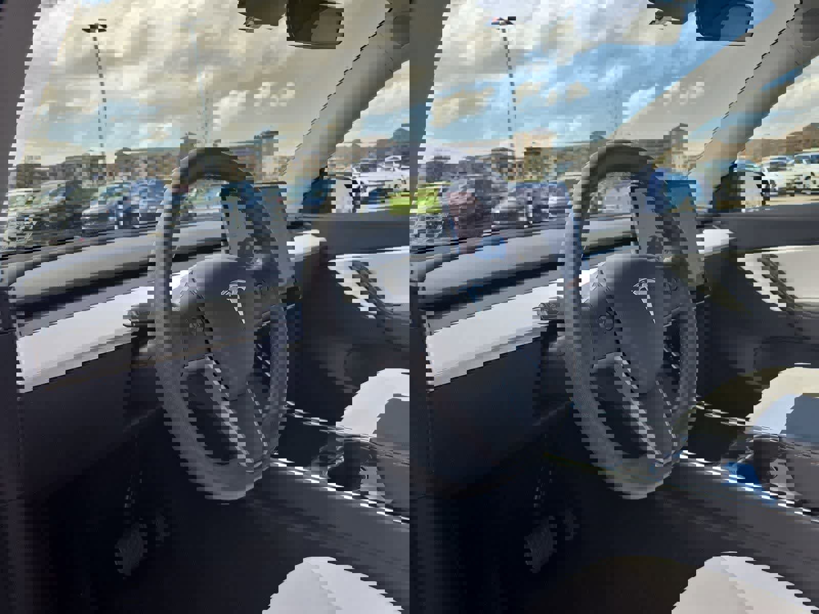 Used 2020 Tesla Model Y Long Range video 2