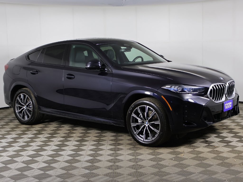 Used 2025 BMW X6 xDrive40i w/ Climate Comfort Package image 54