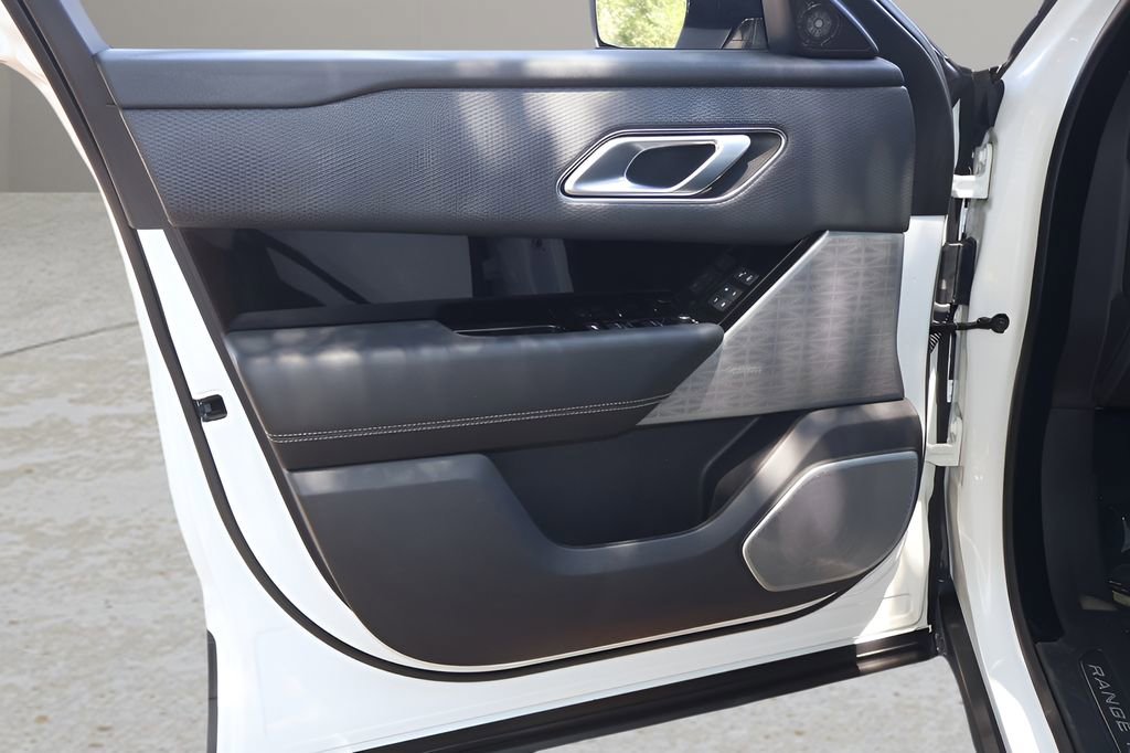 Used 2020 Land Rover Range Rover Velar S AWD/4WD image 9