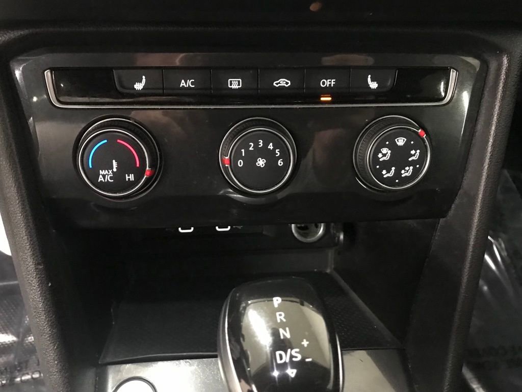 Used 2024 Volkswagen Tiguan SE image 20