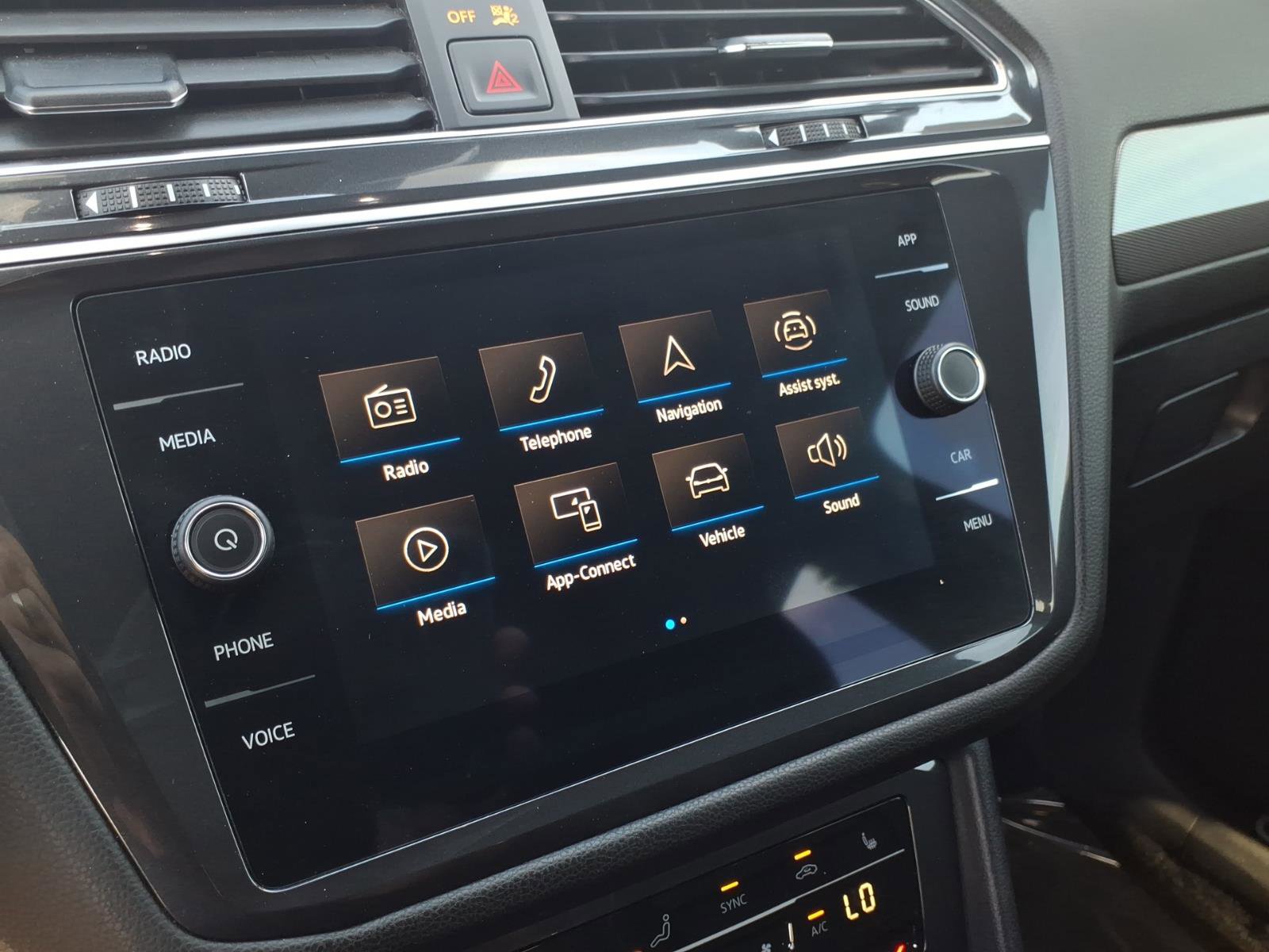 Certified 2023 Volkswagen Tiguan SE R-Line image 28