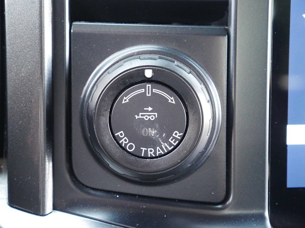 Used 2022 Ford F150 Lariat w/ Max Trailer Tow Package AWD/4WD image 38