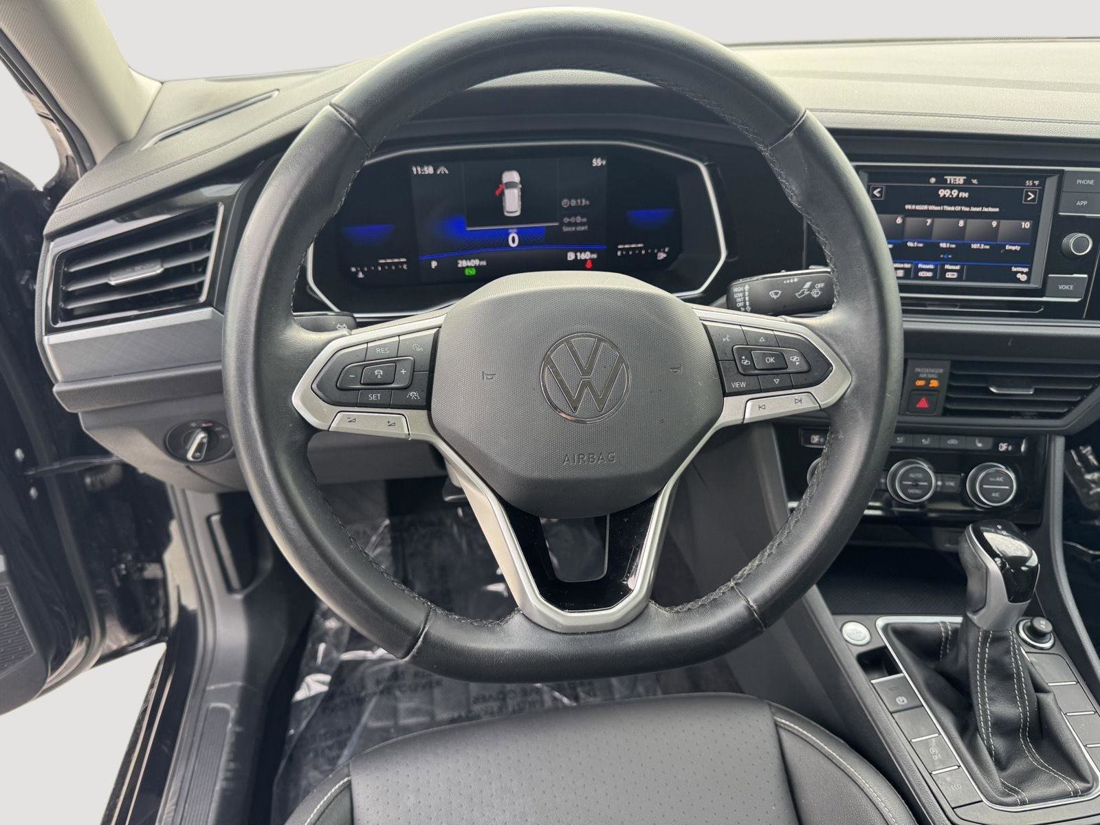 Used 2022 Volkswagen Jetta SE image 14