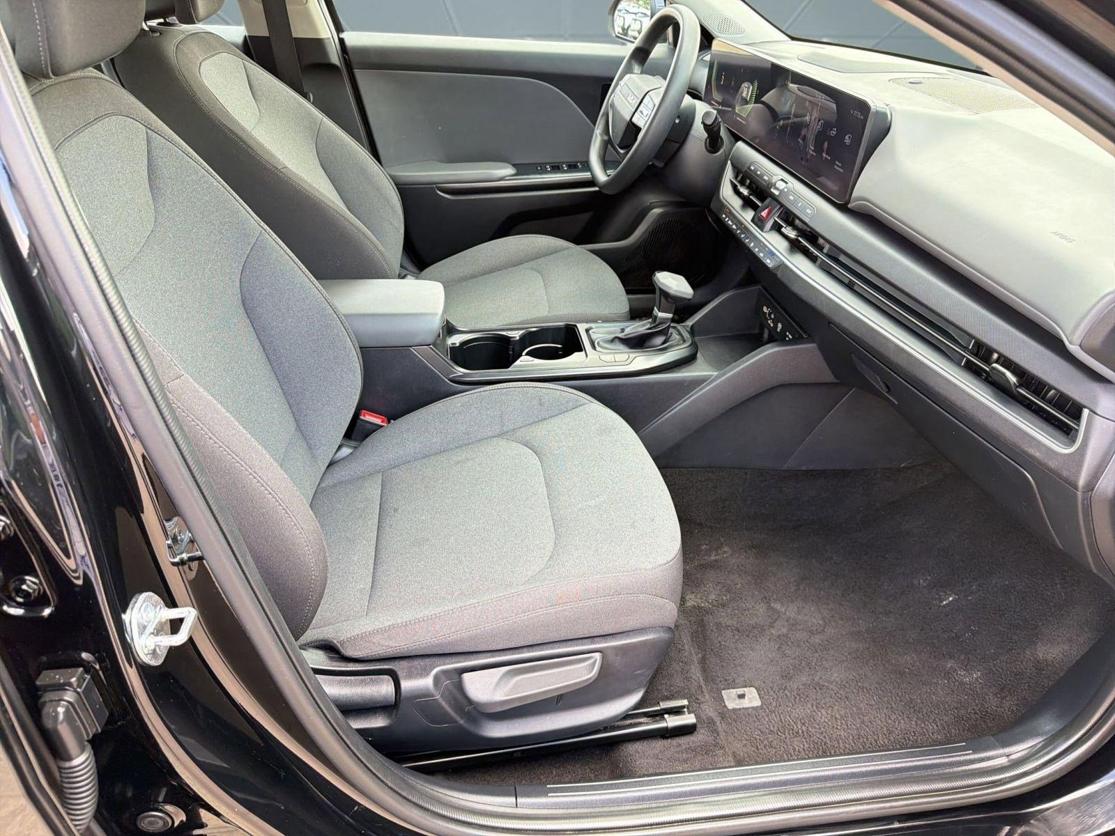 Used 2025 Kia K4 LXS FWD image 29