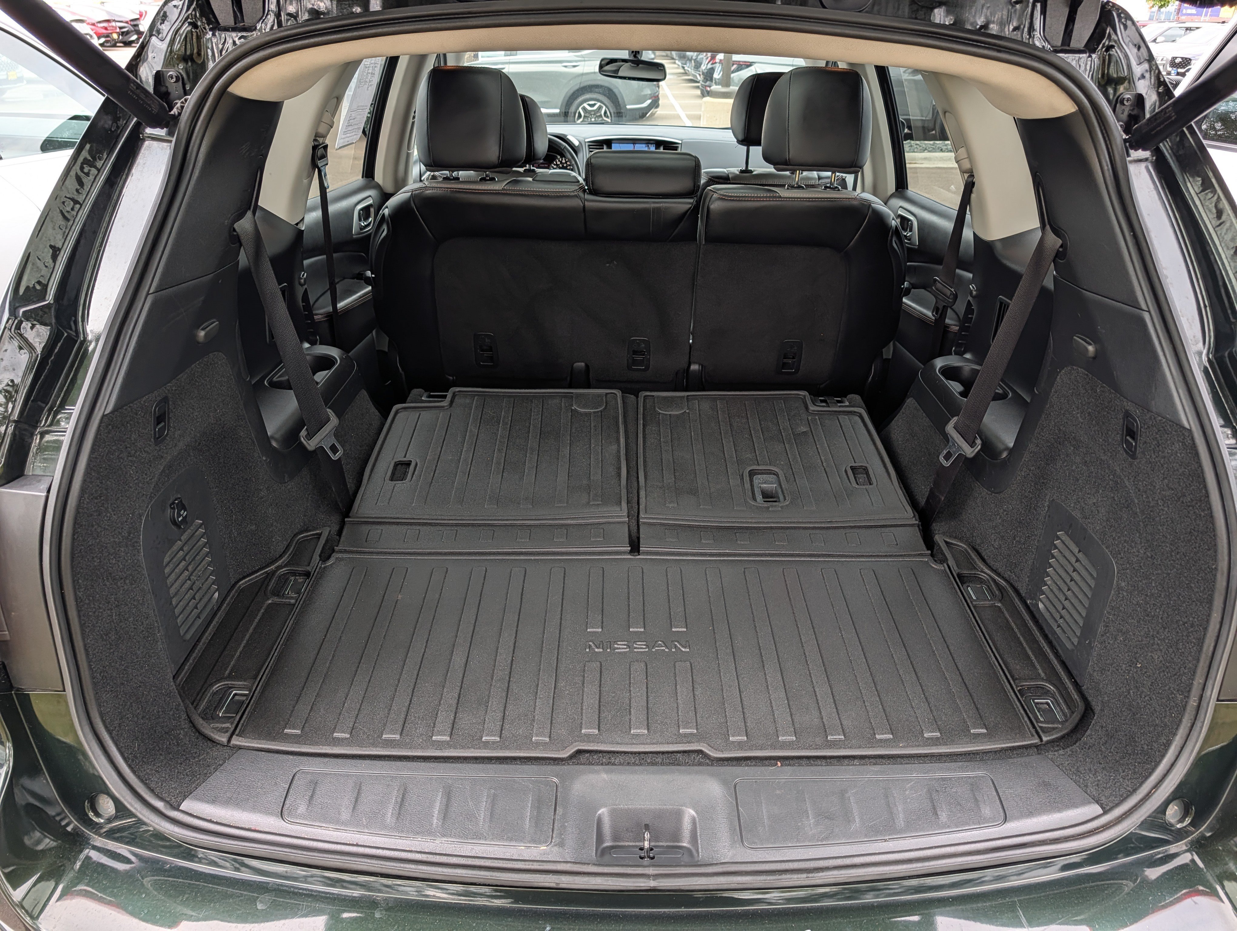 Used 2019 Nissan Pathfinder SL AWD/4WD image 18