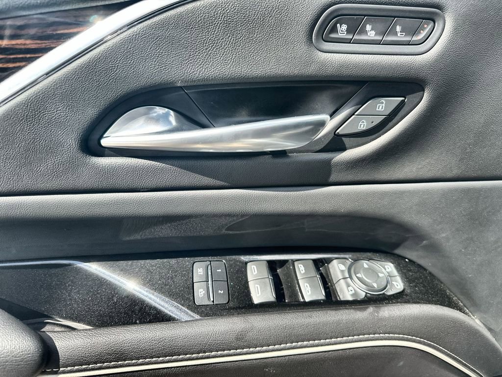 Used 2023 Cadillac Escalade Premium Luxury image 22