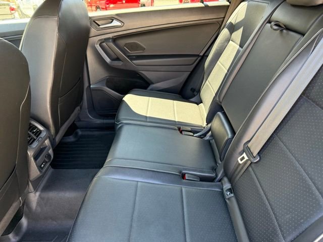 Used 2021 Volkswagen Tiguan SE R-Line AWD/4WD image 52