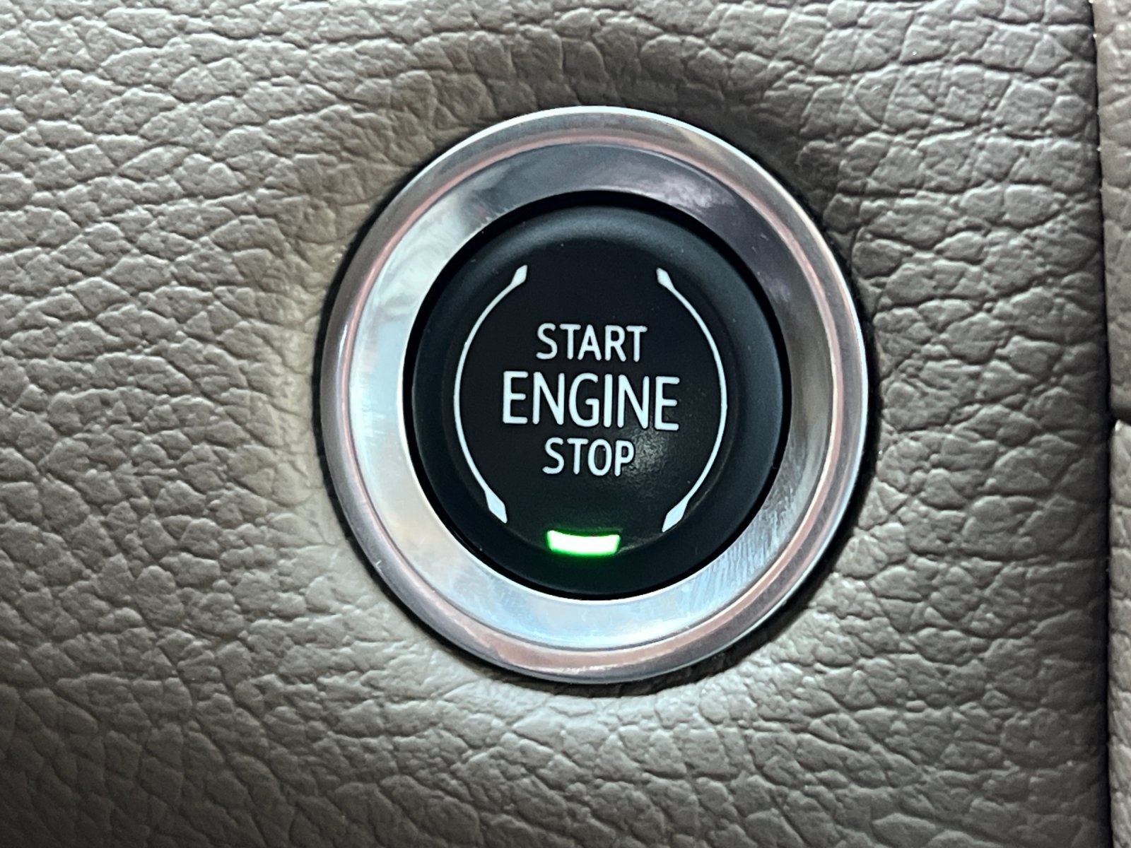 Used 2021 GMC Yukon Denali RWD image 24