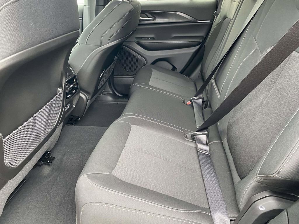 New 2025 Jeep Grand Cherokee Laredo w/ MOPAR Finishing Package image 9