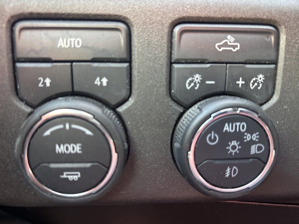 Used 2022 Chevrolet Silverado 1500 RST image 12