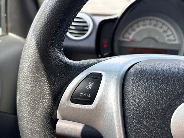 Used 2014 smart fortwo passion RWD image 19