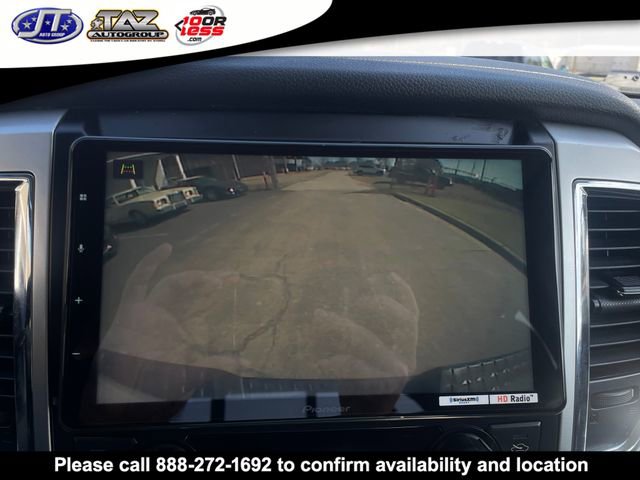 Used 2019 Nissan Titan SV w/ SV Convenience Package image 16